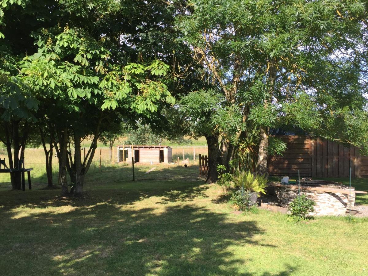 Au Mas Retz De Jade Bed & Breakfast Chauve Bagian luar foto
