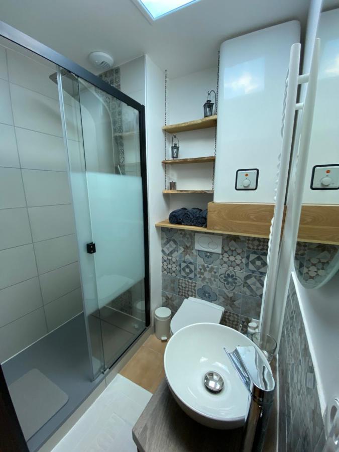Au Mas Retz De Jade Bed & Breakfast Chauve Bagian luar foto