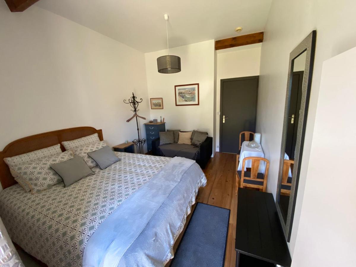 Au Mas Retz De Jade Bed & Breakfast Chauve Bagian luar foto