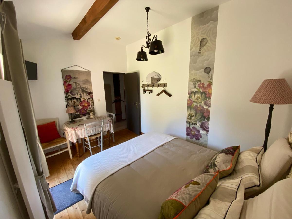 Au Mas Retz De Jade Bed & Breakfast Chauve Bagian luar foto