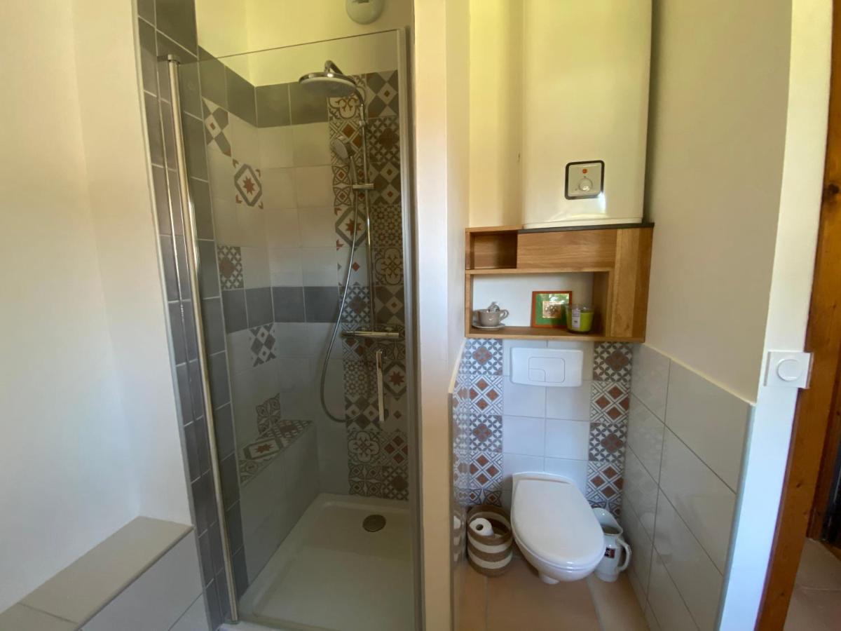 Au Mas Retz De Jade Bed & Breakfast Chauve Bagian luar foto