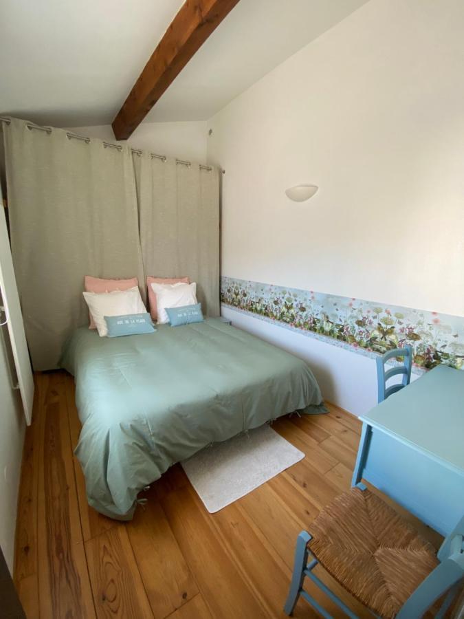 Au Mas Retz De Jade Bed & Breakfast Chauve Bagian luar foto