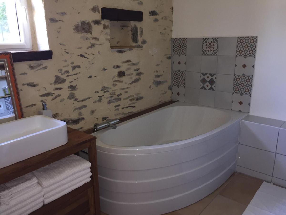Au Mas Retz De Jade Bed & Breakfast Chauve Bagian luar foto
