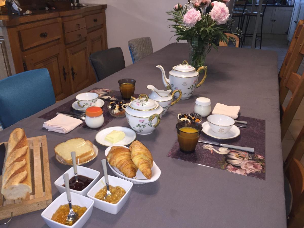 Au Mas Retz De Jade Bed & Breakfast Chauve Bagian luar foto